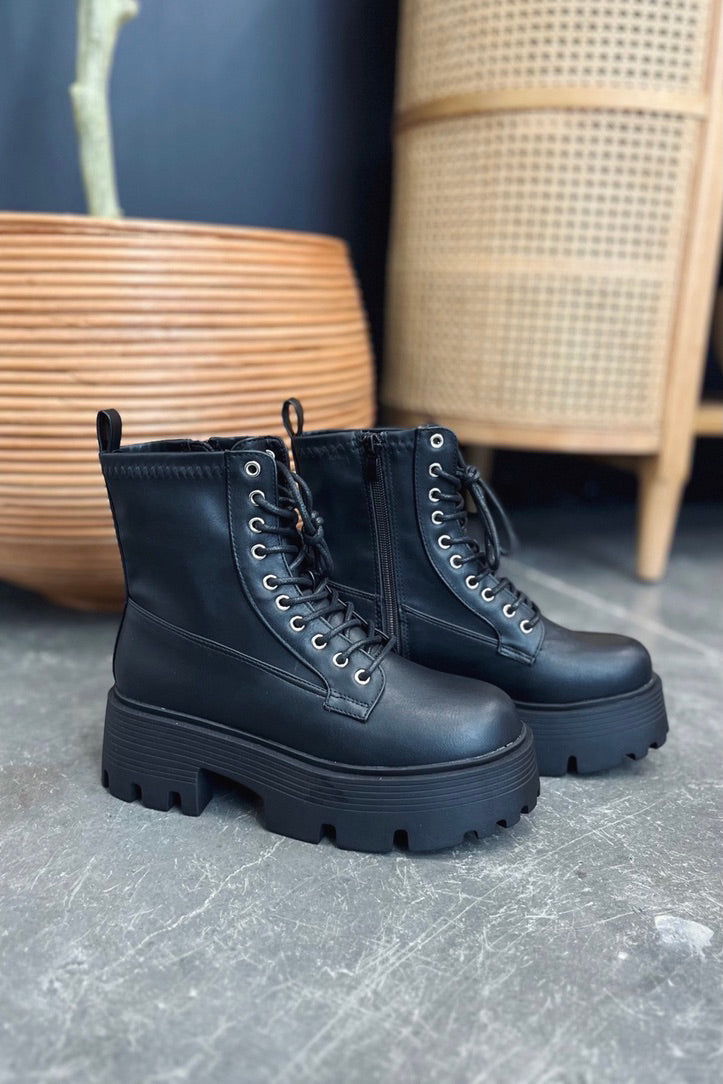 Combat boots without heel best sale