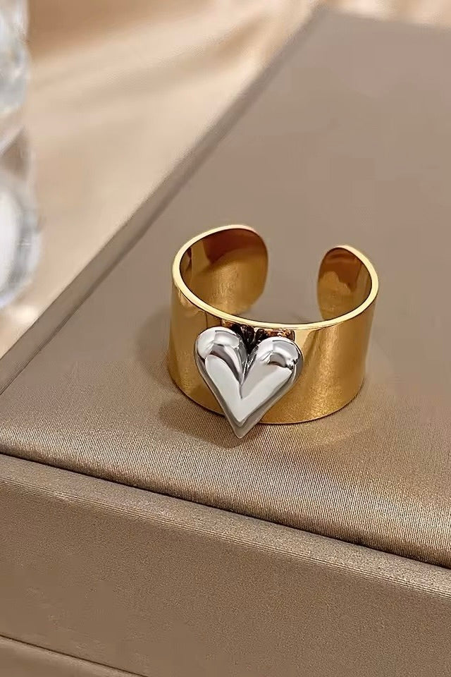 Heart Eyes Cuff Ring