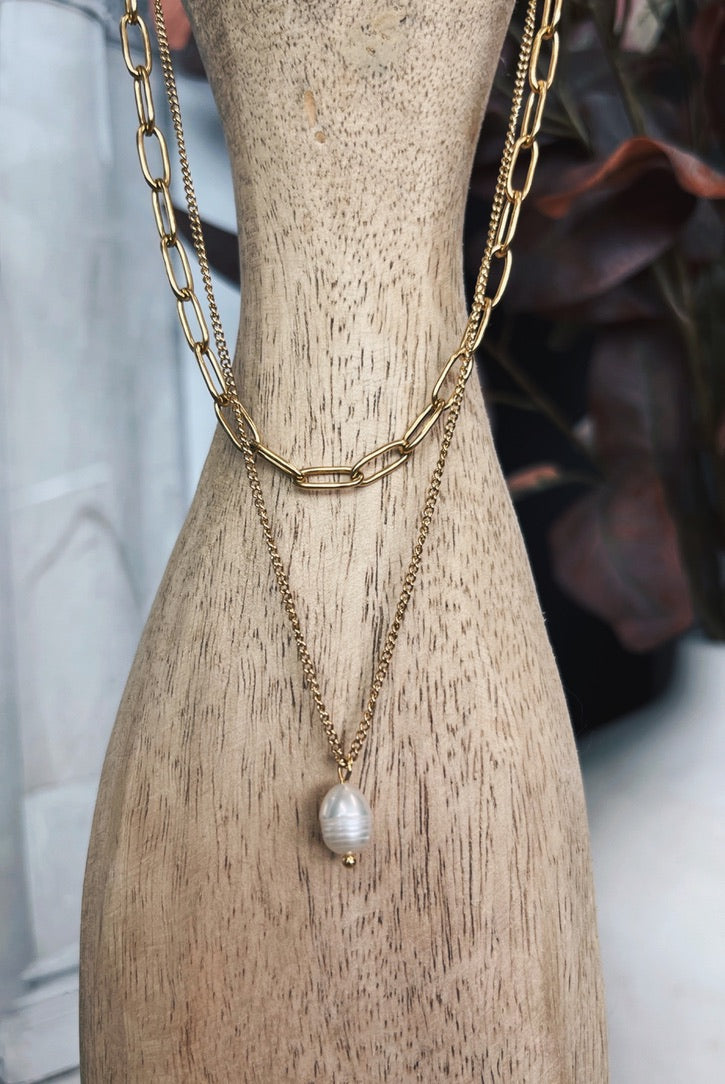 Arctic Pearl Necklace